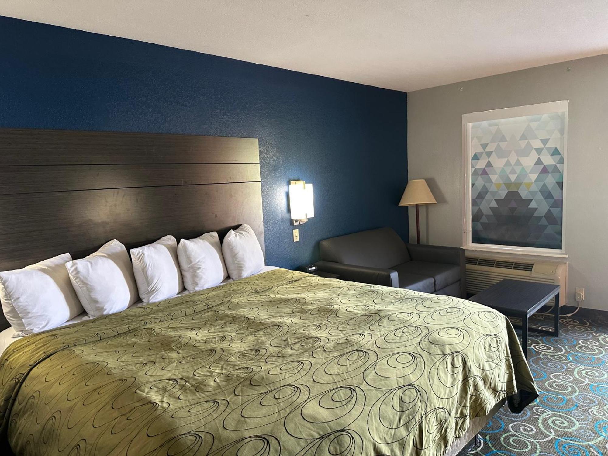 Clairmont Inn & Suites - Warren Buitenkant foto