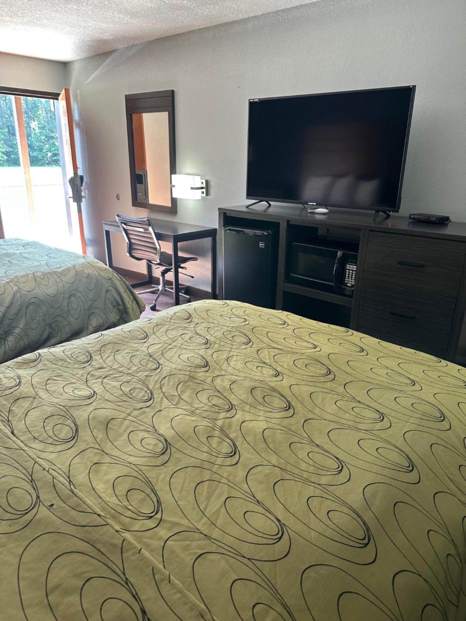 Clairmont Inn & Suites - Warren Buitenkant foto