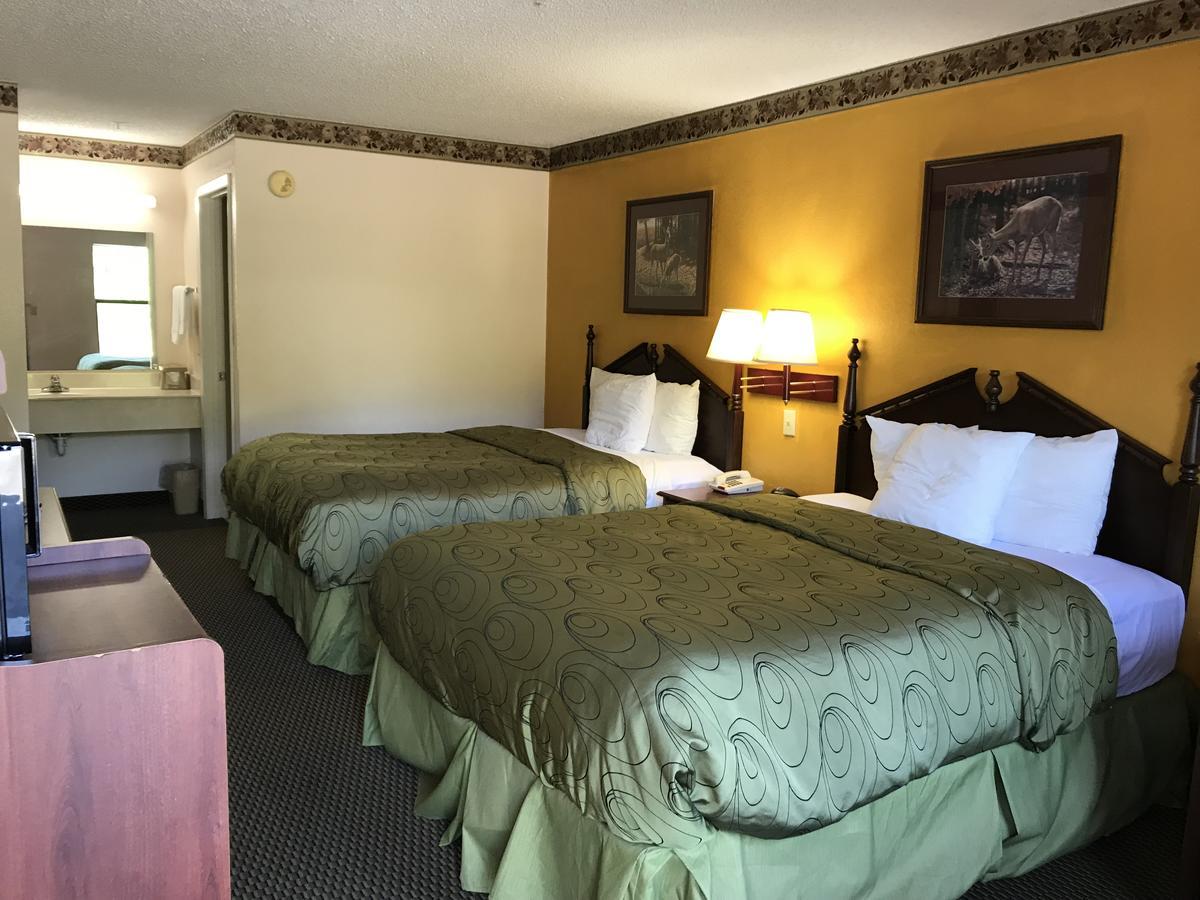 Clairmont Inn & Suites - Warren Buitenkant foto